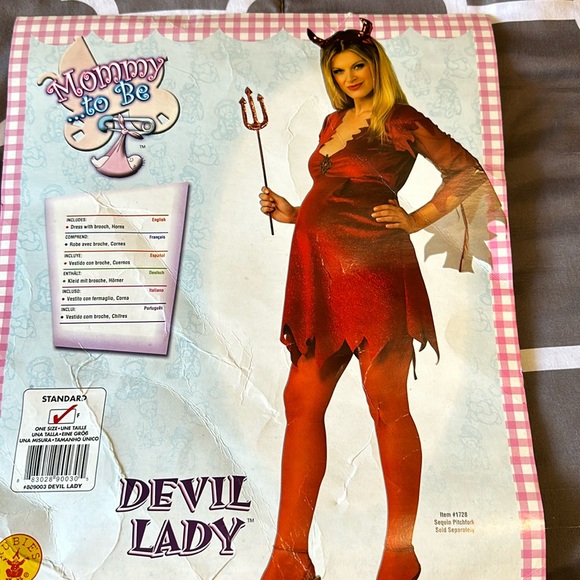 Halloween costume - Picture 1 of 5